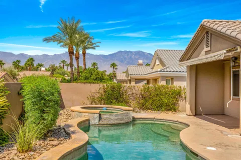 41 Vista Mirage Way