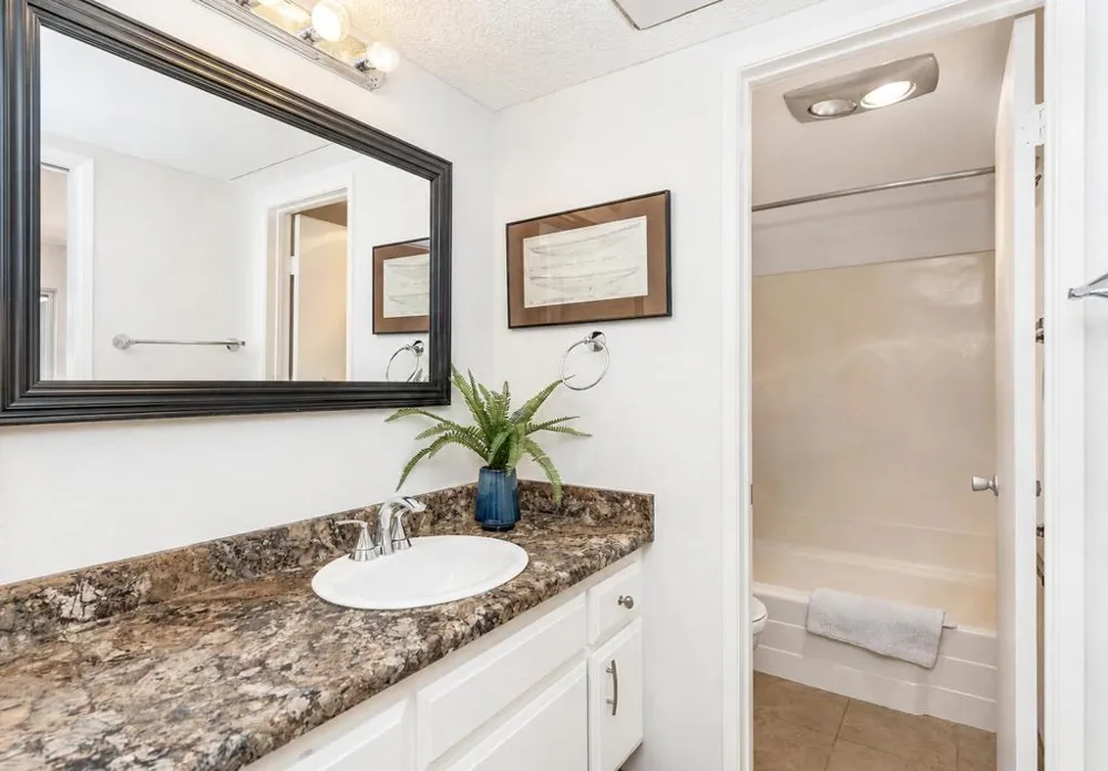 1500 S Camino Real #304a Palm Springs, CA 92264