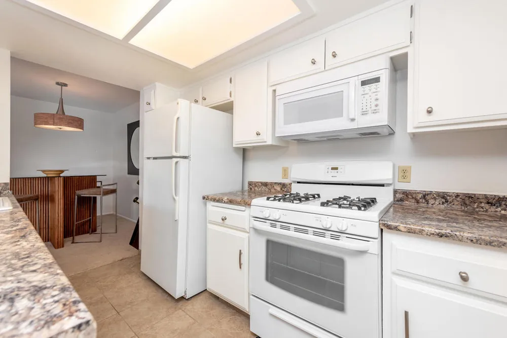 1500 S Camino Real #304a Palm Springs, CA 92264