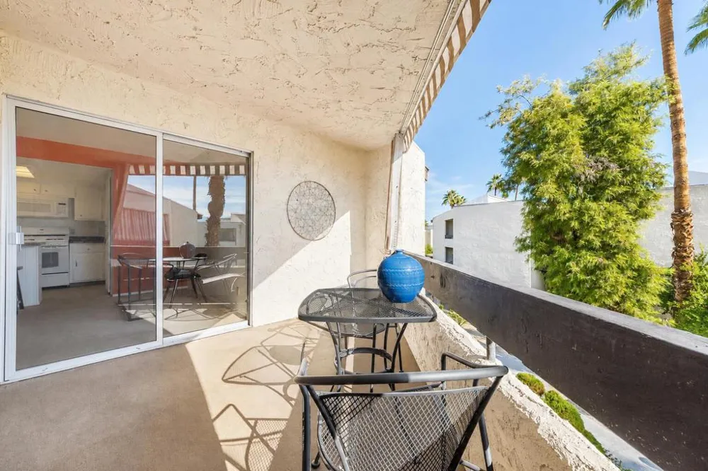 1500 S Camino Real #304a Palm Springs, CA 92264