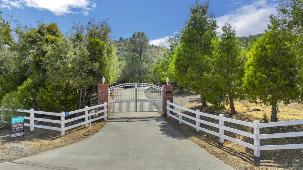 37043 Goldshot Creek Road Mountain Center, CA 92561