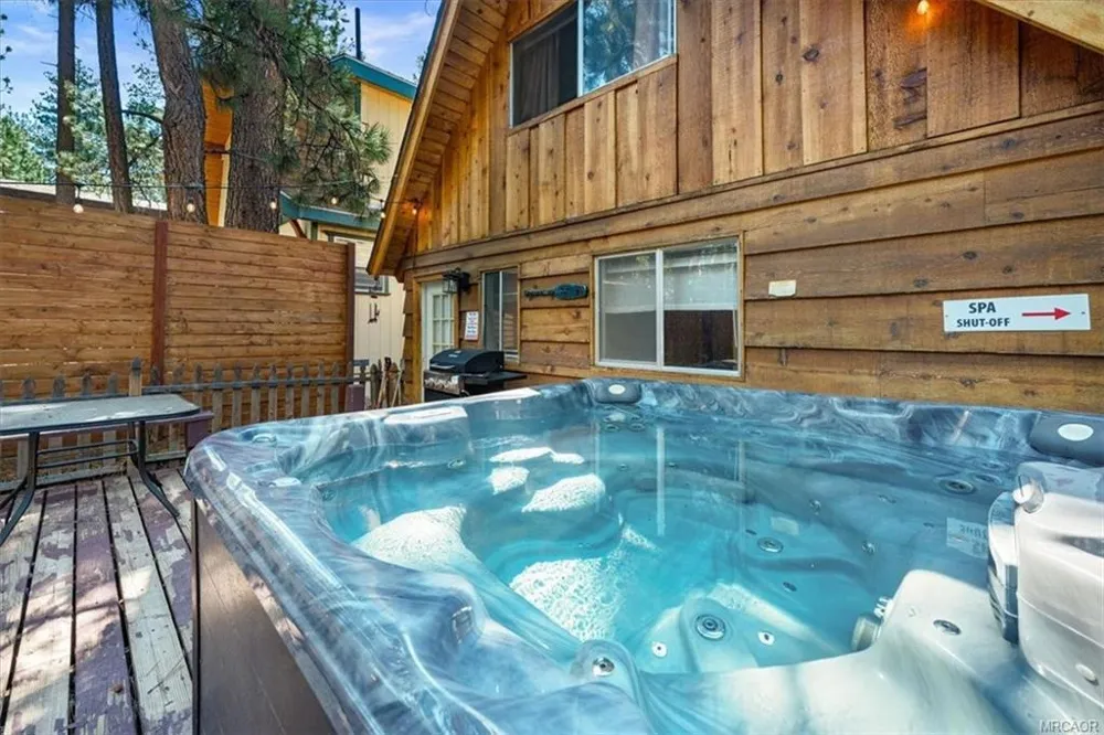 43050 Sunset Drive Big Bear, CA 92315