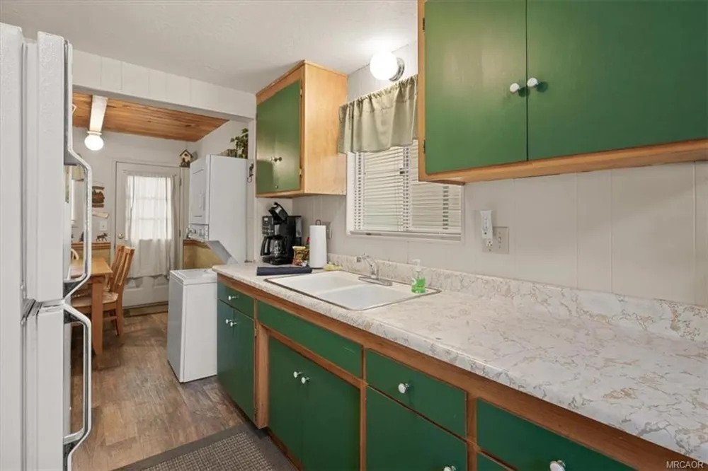 43050 Sunset Drive Big Bear, CA 92315