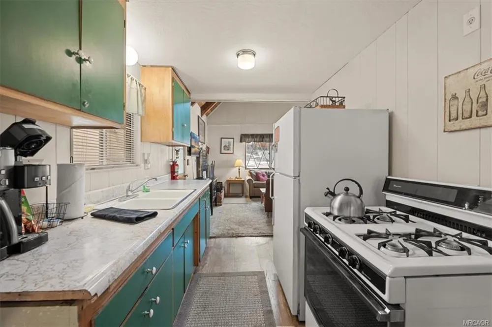 43050 Sunset Drive Big Bear, CA 92315