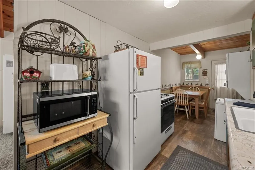 43050 Sunset Drive Big Bear, CA 92315