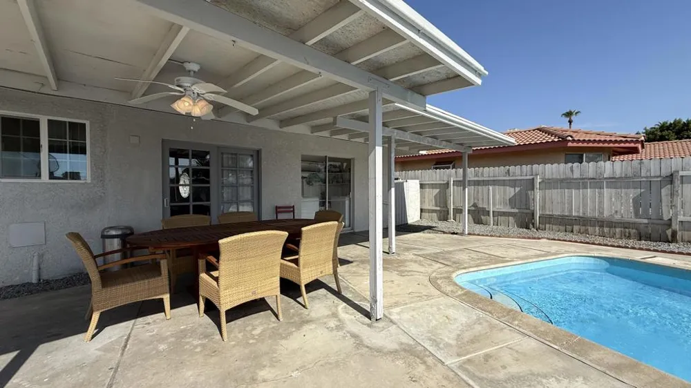 43700 Buena Circle Palm Desert, CA 92260