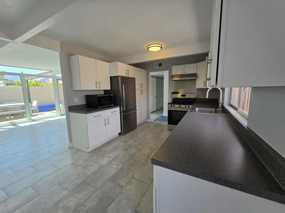 735 E Louise Drive Palm Springs, CA 92262