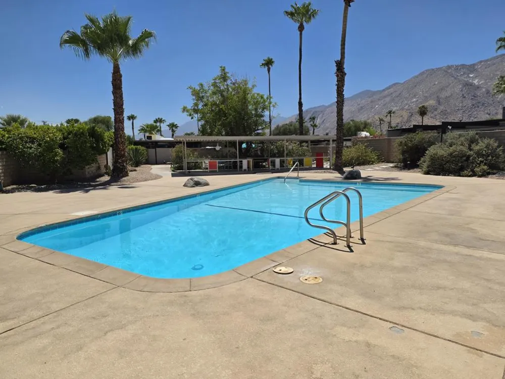 735 E Louise Drive Palm Springs, CA 92262