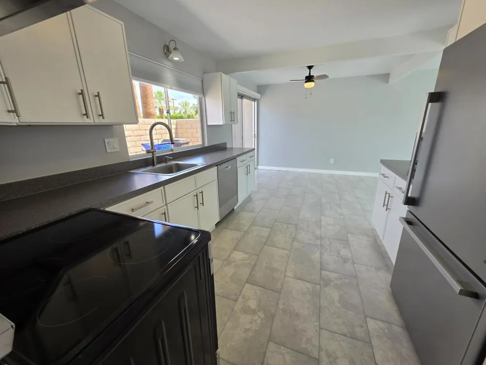 735 E Louise Drive Palm Springs, CA 92262