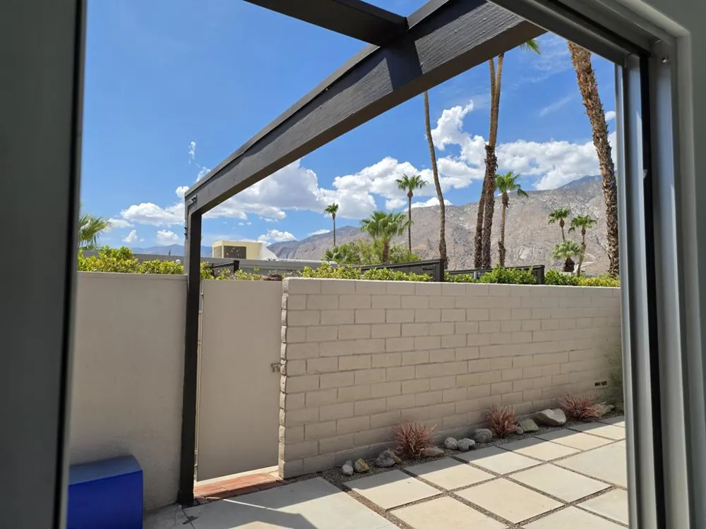 735 E Louise Drive Palm Springs, CA 92262