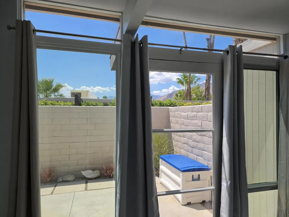 735 E Louise Drive Palm Springs, CA 92262