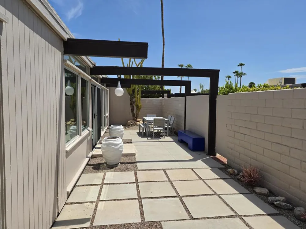 735 E Louise Drive Palm Springs, CA 92262