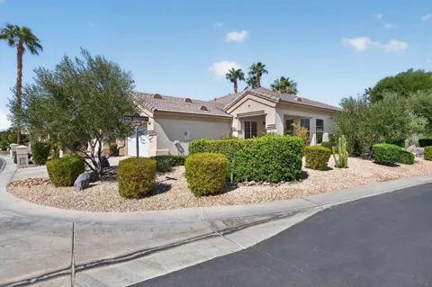 43696 Old Troon