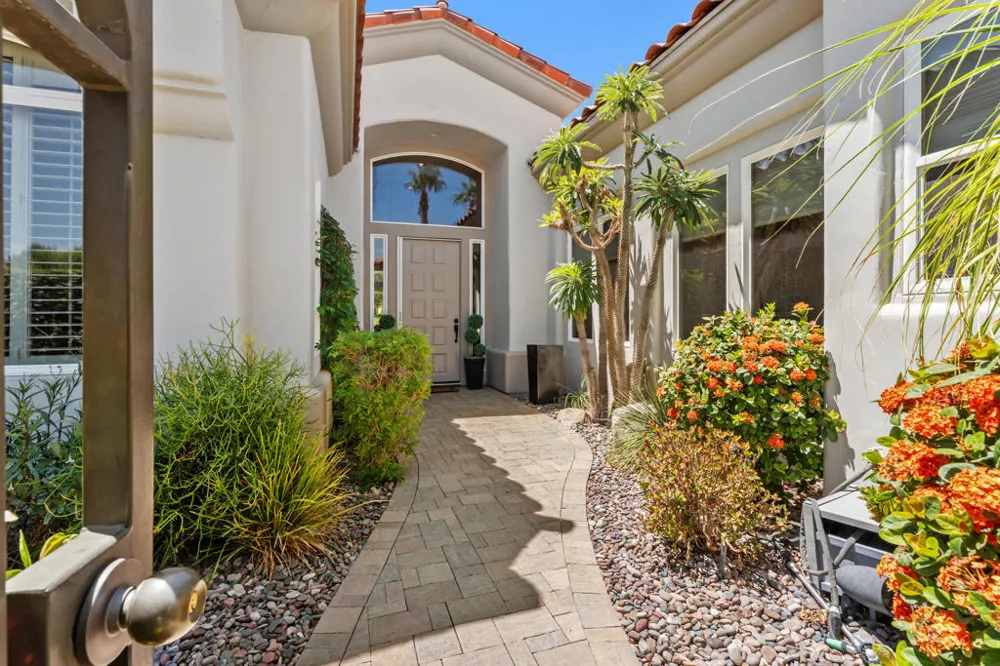 883 Mesa Grande Drive Palm Desert, CA 92211