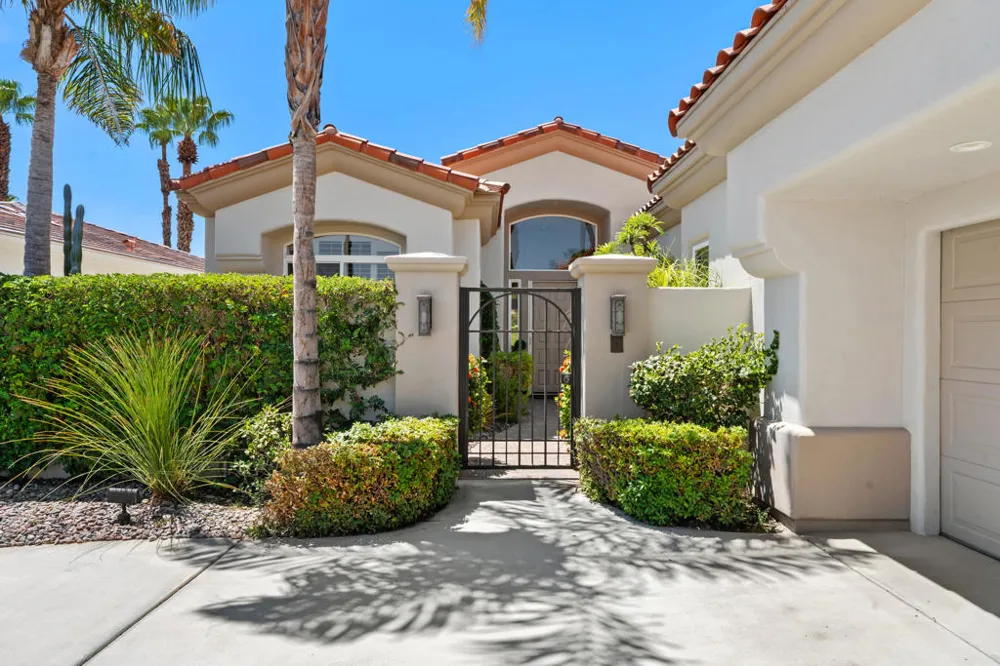 883 Mesa Grande Drive Palm Desert, CA 92211