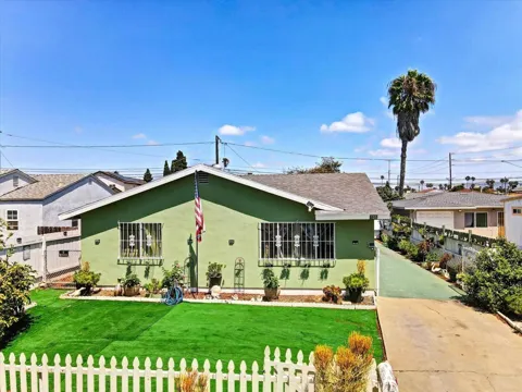 135 Woodlawn Avenue