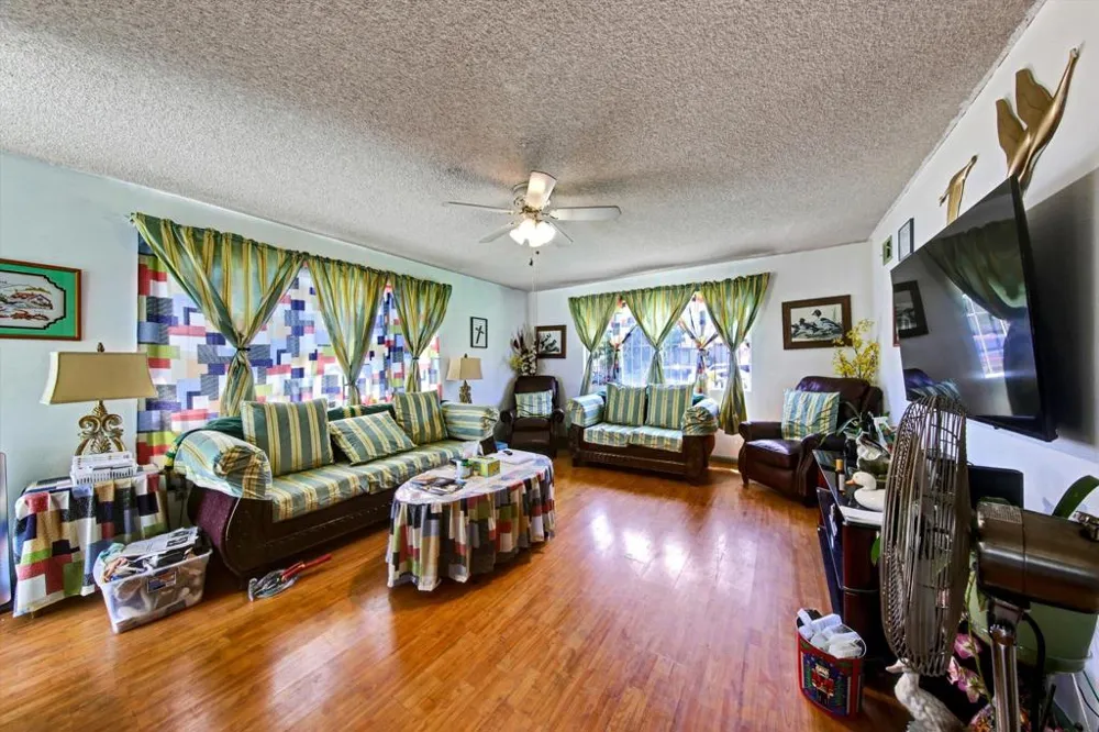 135 Woodlawn Avenue Chula Vista, CA 91910