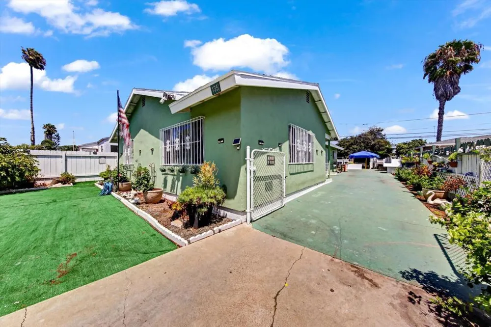 135 Woodlawn Avenue Chula Vista, CA 91910
