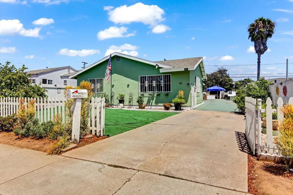 135 Woodlawn Avenue Chula Vista, CA 91910