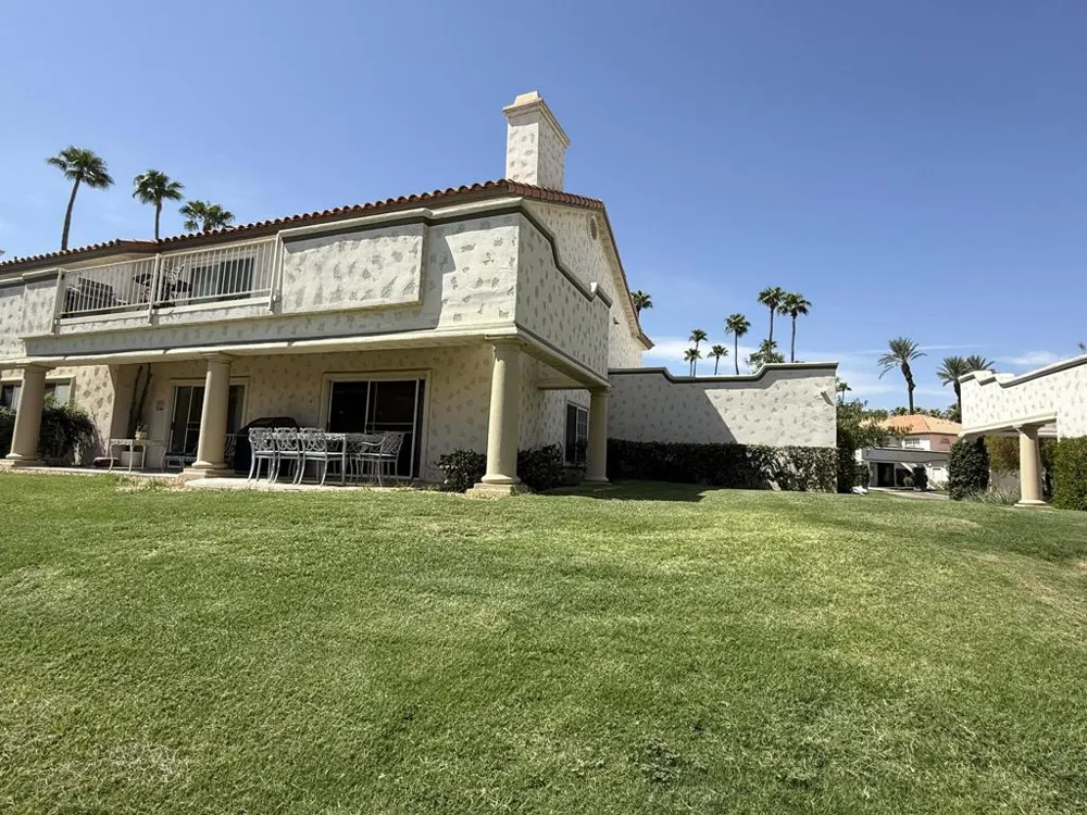 326 Vista Royale Drive Palm Desert, CA 92211