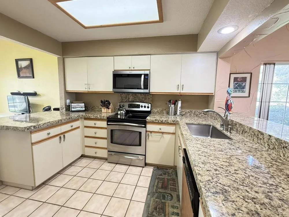 326 Vista Royale Drive Palm Desert, CA 92211