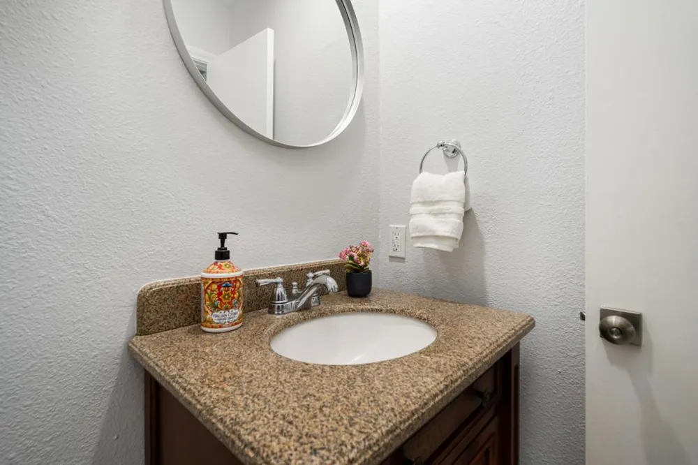 45385 Taos Indian Wells, CA 92210
