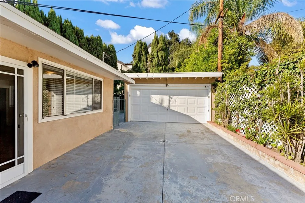2423 San Pasqual Pasadena, CA 91107