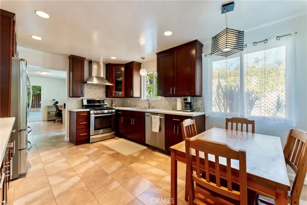 2423 San Pasqual Pasadena, CA 91107