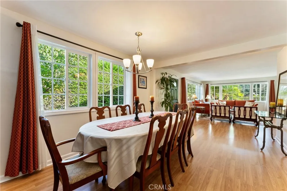 2423 San Pasqual Pasadena, CA 91107