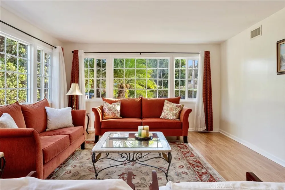 2423 San Pasqual Pasadena, CA 91107