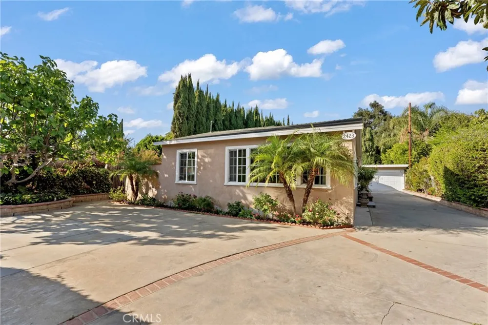 2423 San Pasqual Pasadena, CA 91107