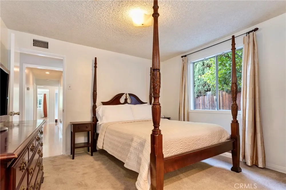 2423 San Pasqual Pasadena, CA 91107