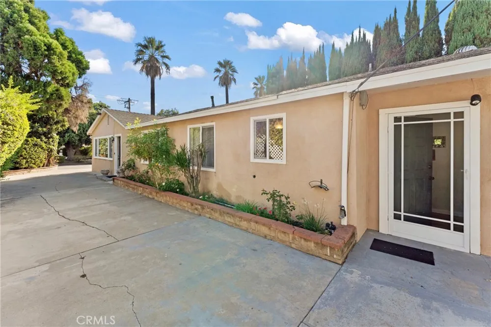 2423 San Pasqual Pasadena, CA 91107
