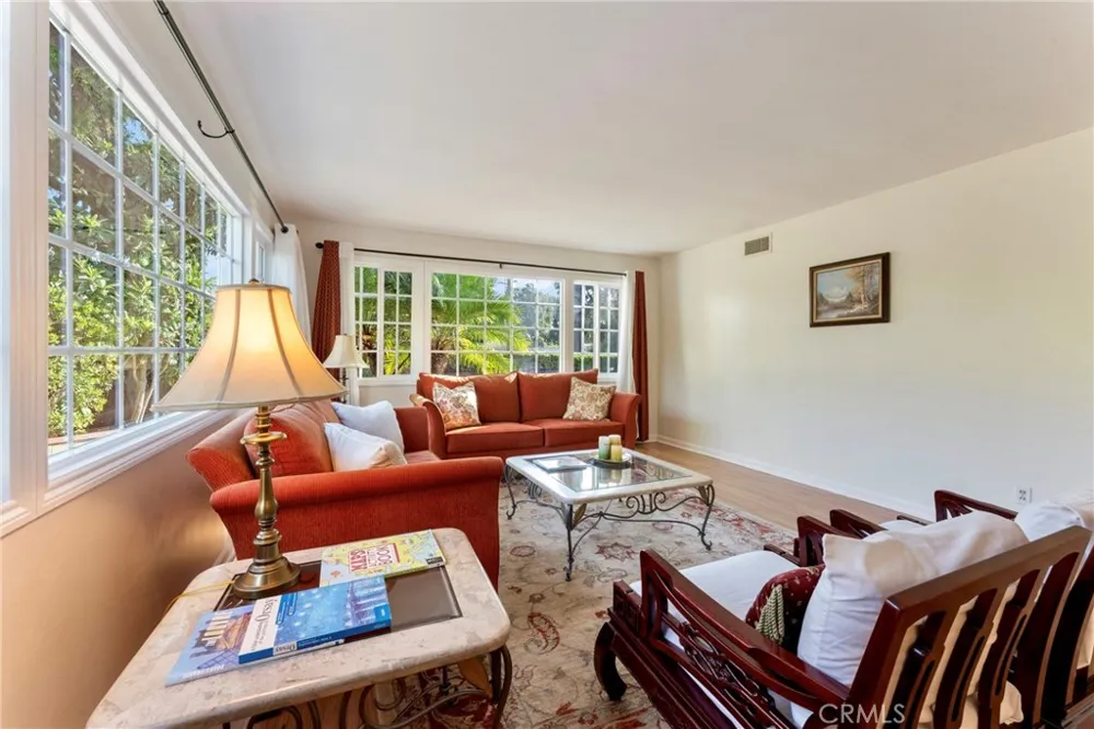 2423 San Pasqual Pasadena, CA 91107