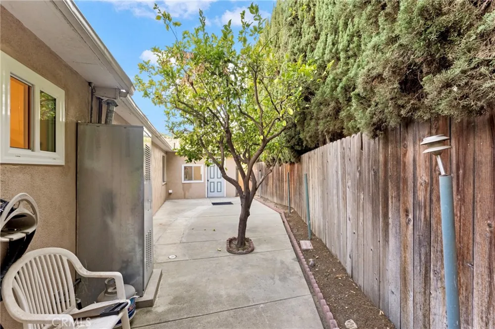 2423 San Pasqual Pasadena, CA 91107