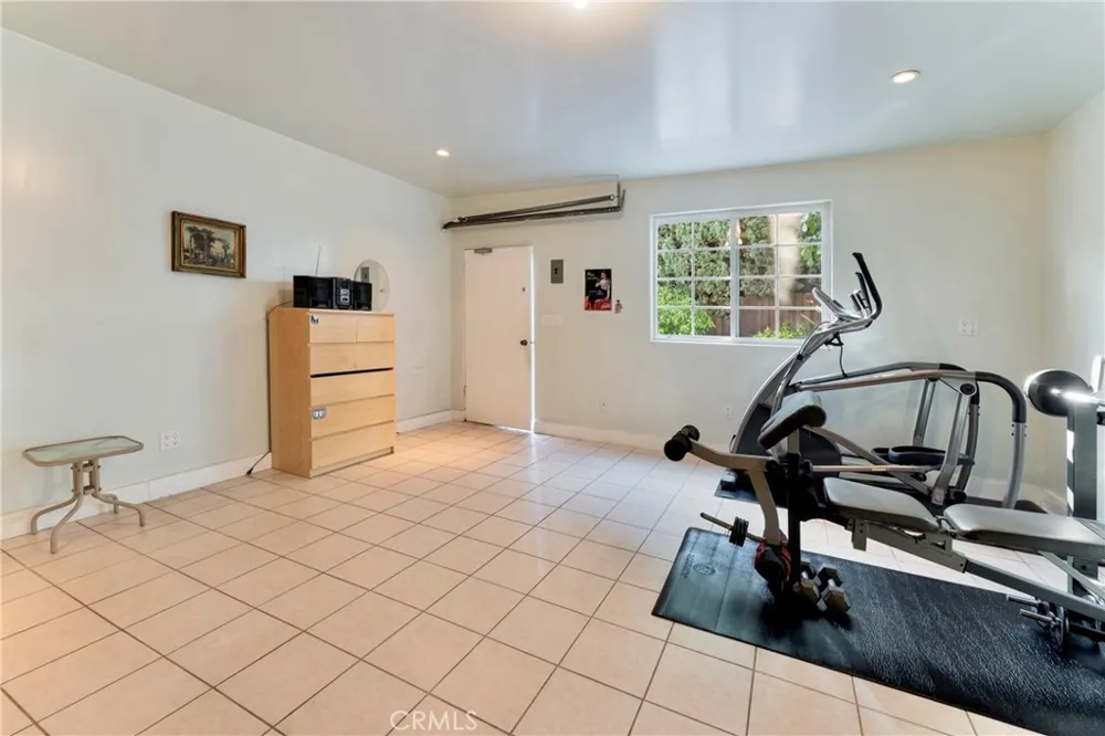 2423 San Pasqual Pasadena, CA 91107