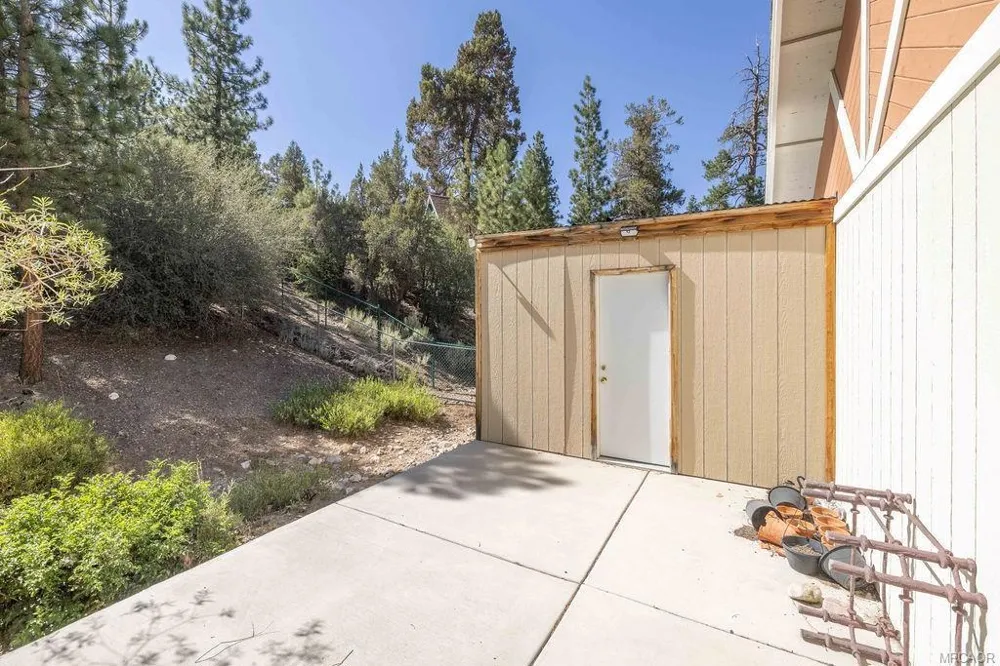 525 Bernhardt Lane Big Bear, CA 92314