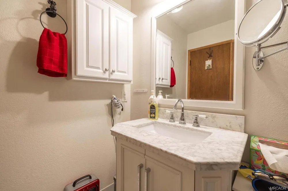 525 Bernhardt Lane Big Bear, CA 92314