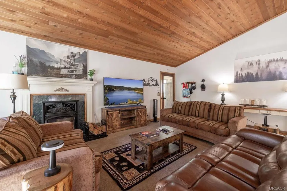 525 Bernhardt Lane Big Bear, CA 92314
