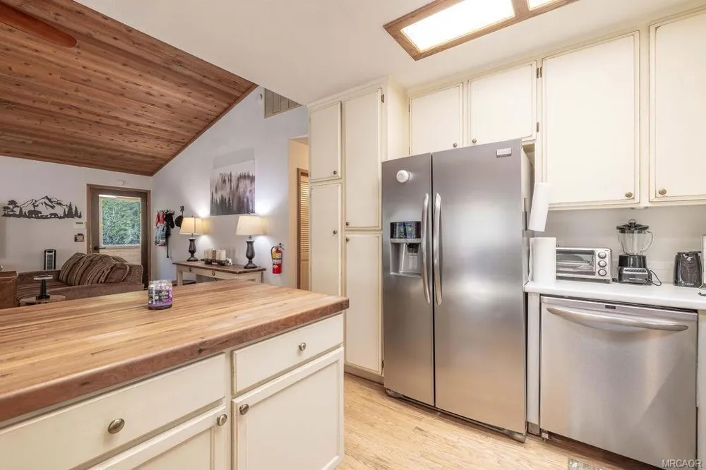525 Bernhardt Lane Big Bear, CA 92314