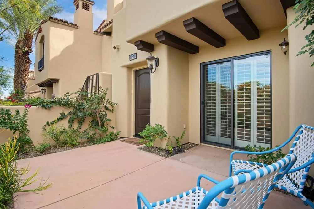 1018 Villorrio Drive Palm Springs, CA 92262