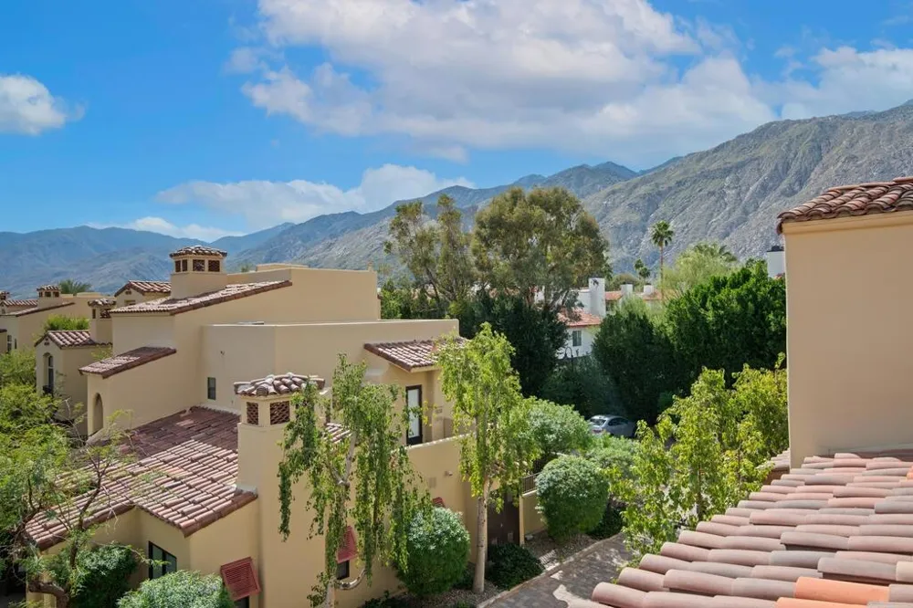 1018 Villorrio Drive Palm Springs, CA 92262