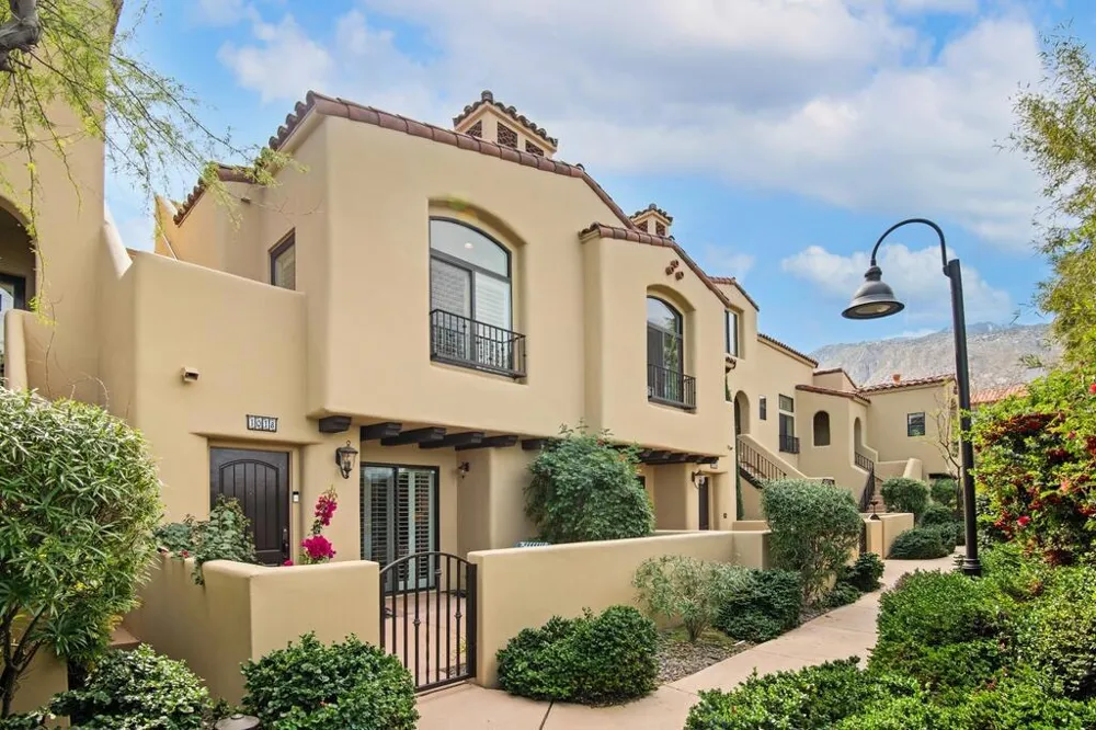 1018 Villorrio Drive Palm Springs, CA 92262