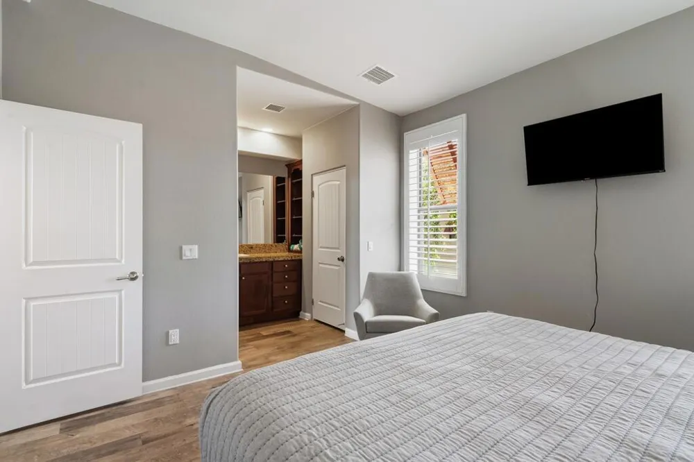 1018 Villorrio Drive Palm Springs, CA 92262