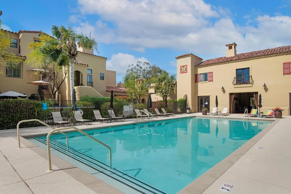1018 Villorrio Drive Palm Springs, CA 92262