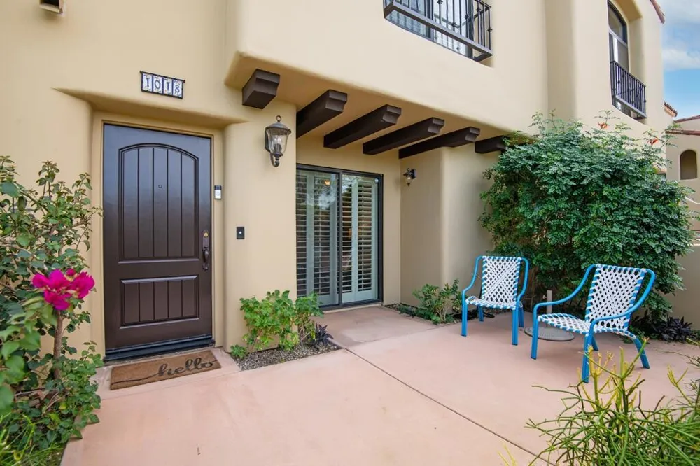 1018 Villorrio Drive Palm Springs, CA 92262