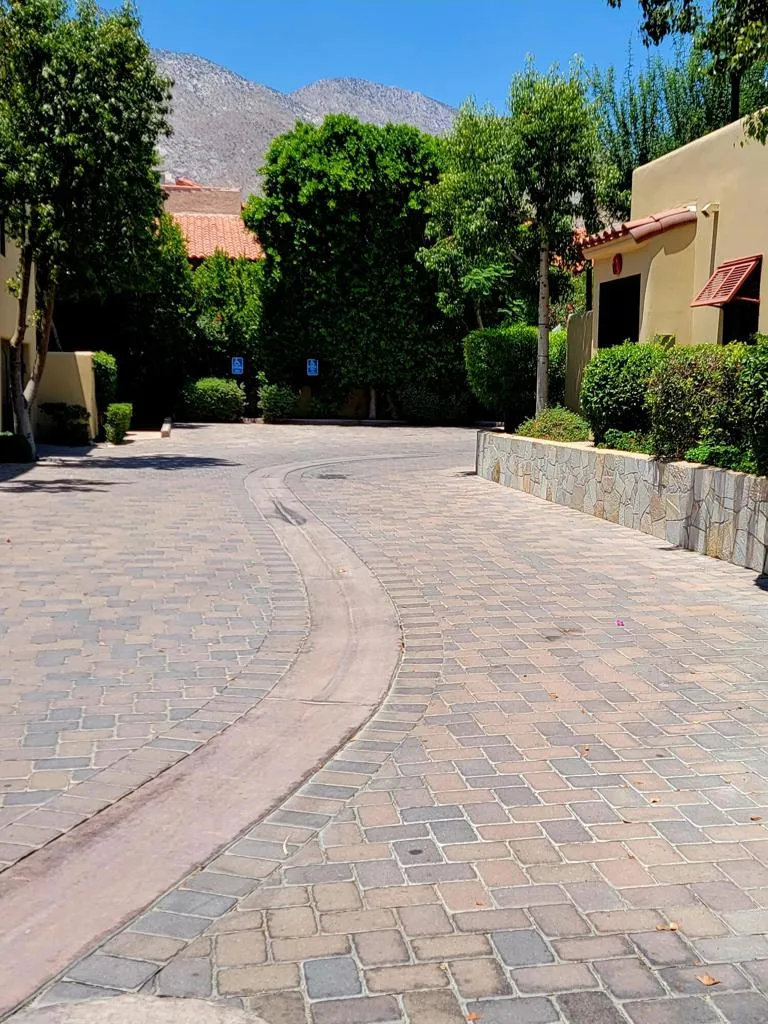 1018 Villorrio Drive Palm Springs, CA 92262
