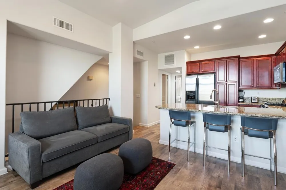1018 Villorrio Drive Palm Springs, CA 92262