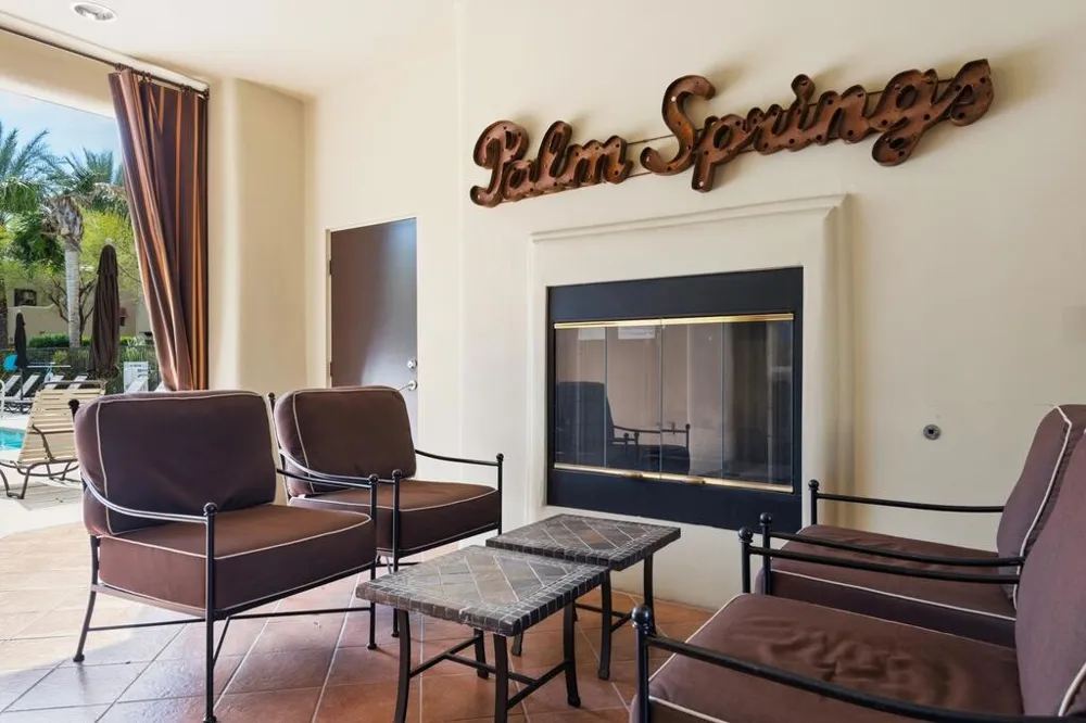 1018 Villorrio Drive Palm Springs, CA 92262