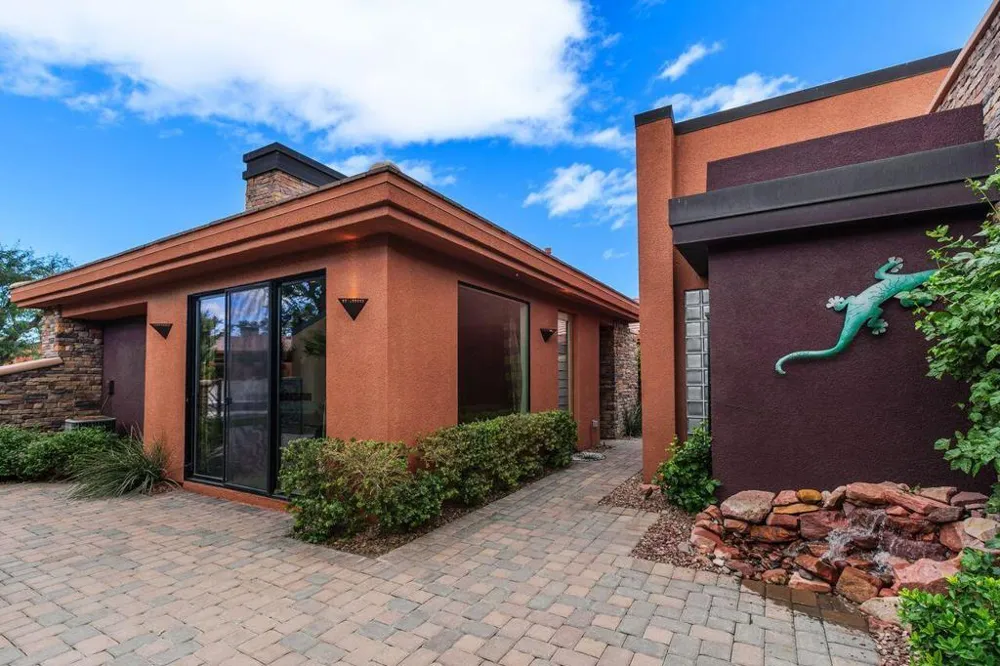 50220 Via Puente La Quinta, CA 92253